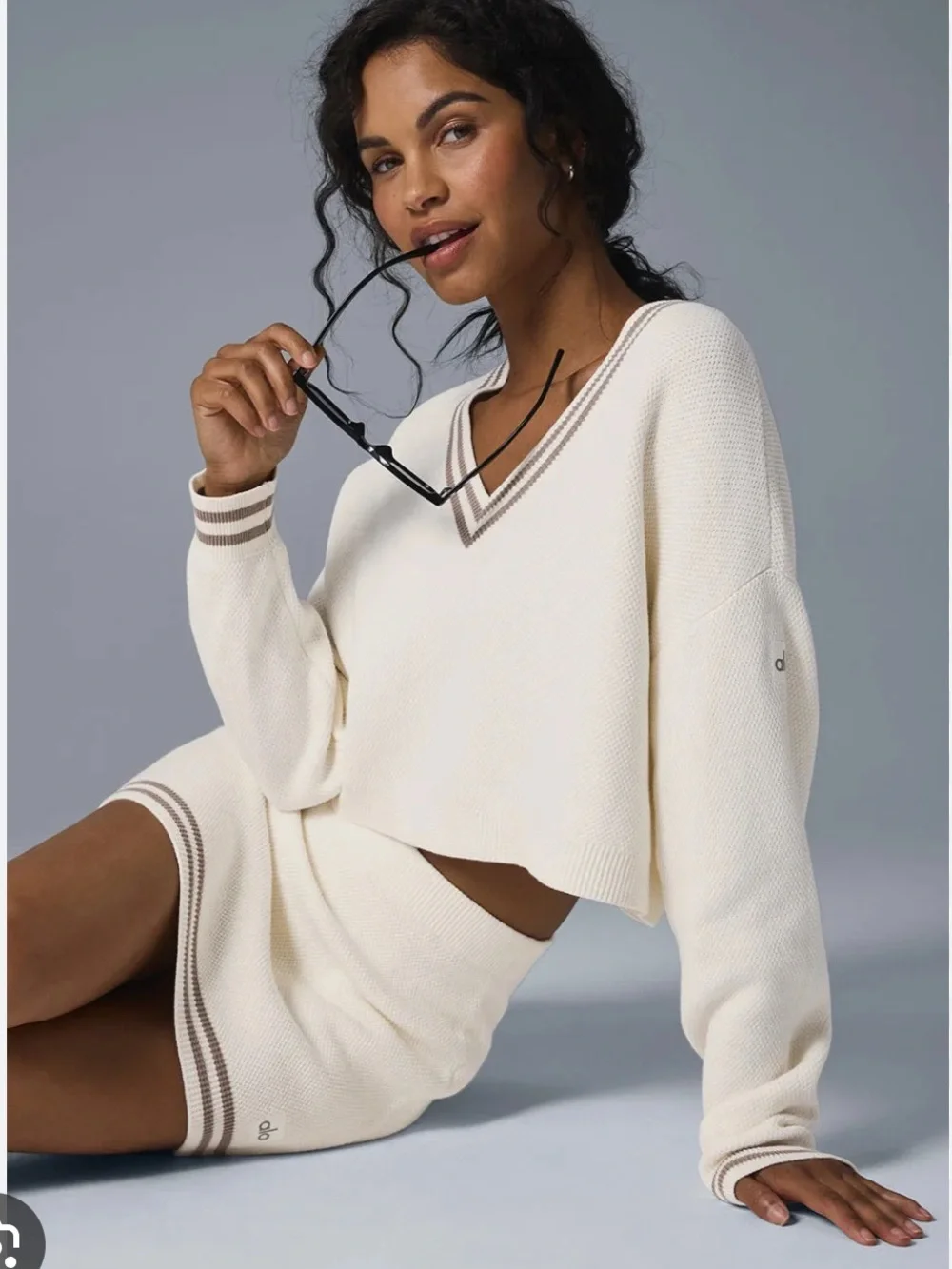 ALO Tennis Club Sweater Knit V-Neck Pullover Top, Ivory/Gravel, size S